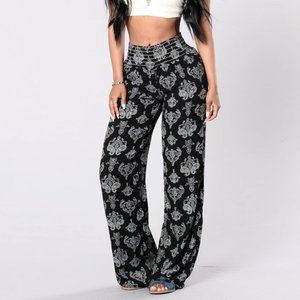 Fashion Nova tied to a shallow heart pants